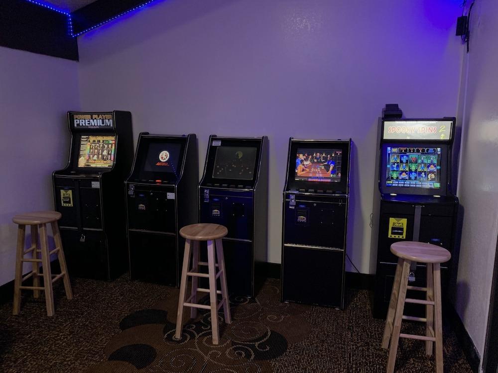 Super 8 By Wyndham Wisconsin Dells Hotel Bagian luar foto
