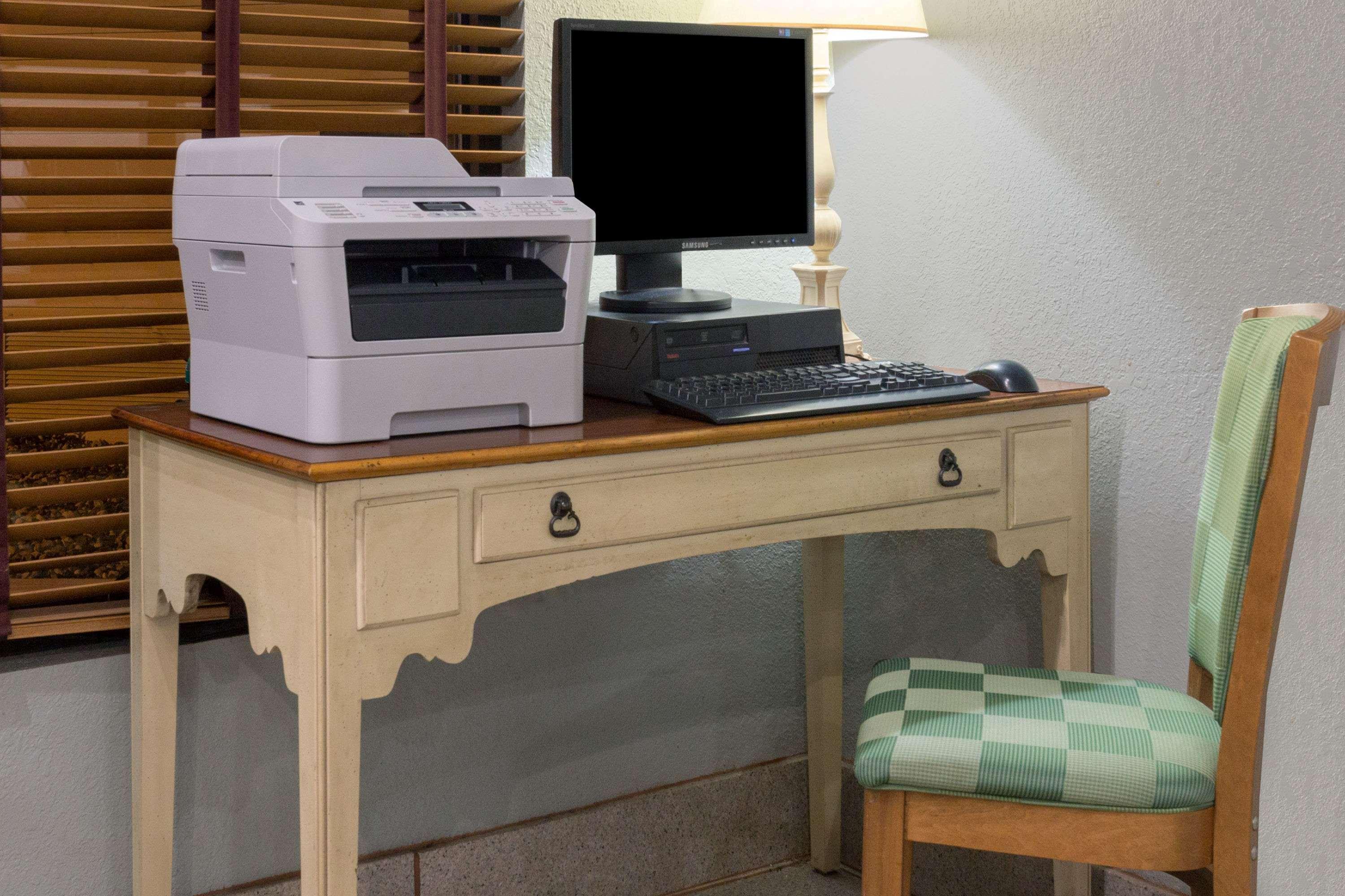 Super 8 By Wyndham Wisconsin Dells Hotel Bagian luar foto