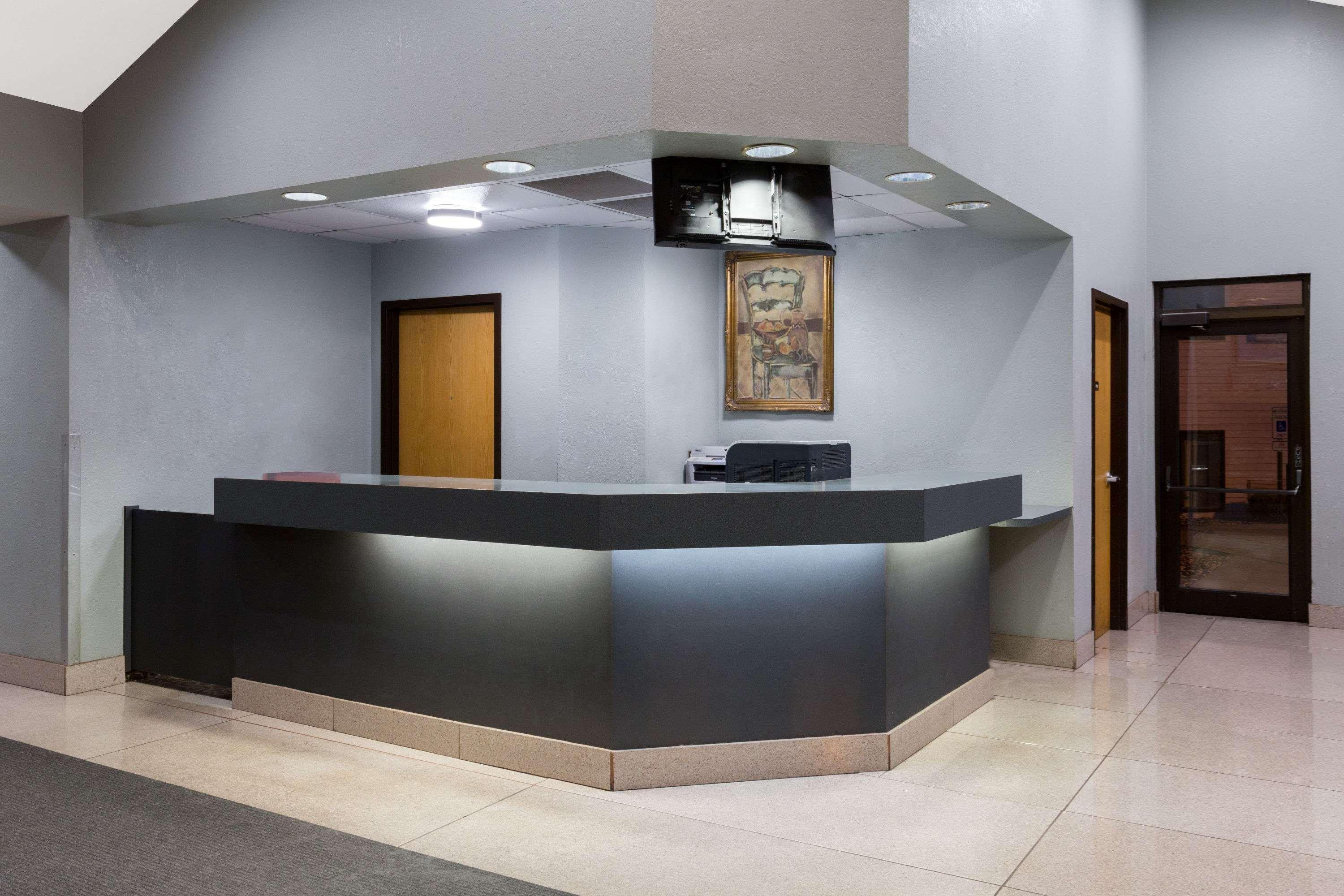 Super 8 By Wyndham Wisconsin Dells Hotel Bagian luar foto