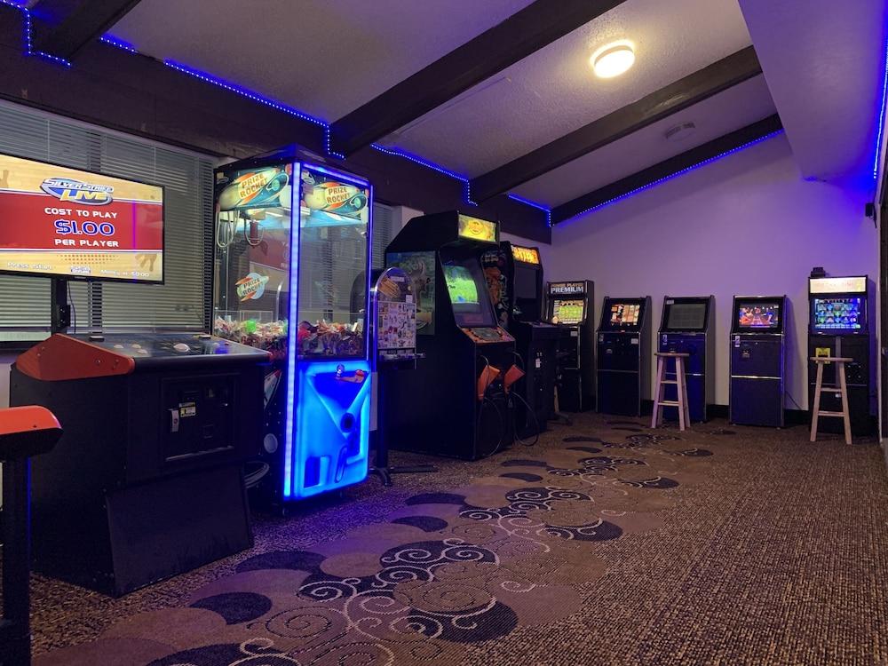 Super 8 By Wyndham Wisconsin Dells Hotel Bagian luar foto